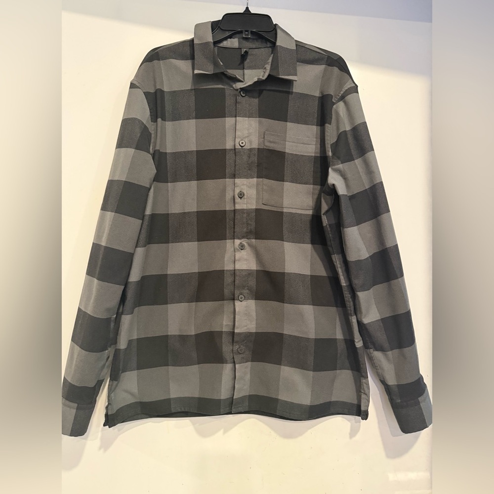 Lululemon Masons Peak Gray Black Plaid Long Sleeve Button Up Flannel Size XL - Picture 2 of 5